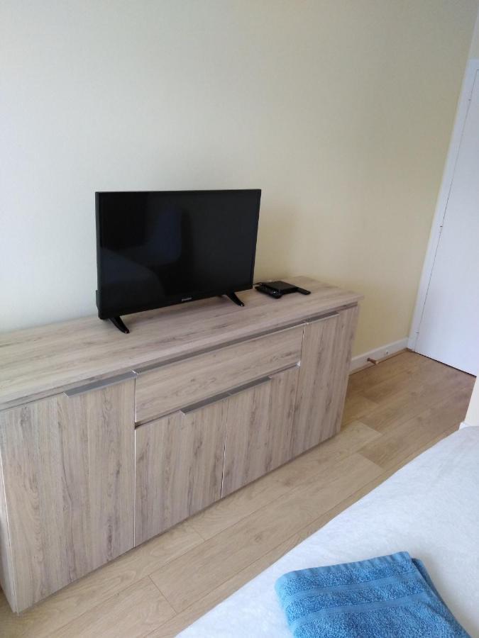 Chez Myla Avec Tv Ecran Plat Couette-café *